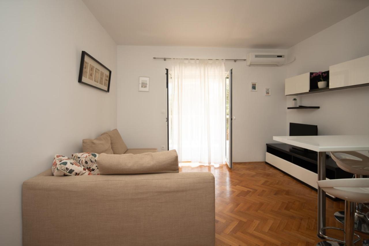 Apartmani Mara ปาโกชตาเน ภายนอก รูปภาพ