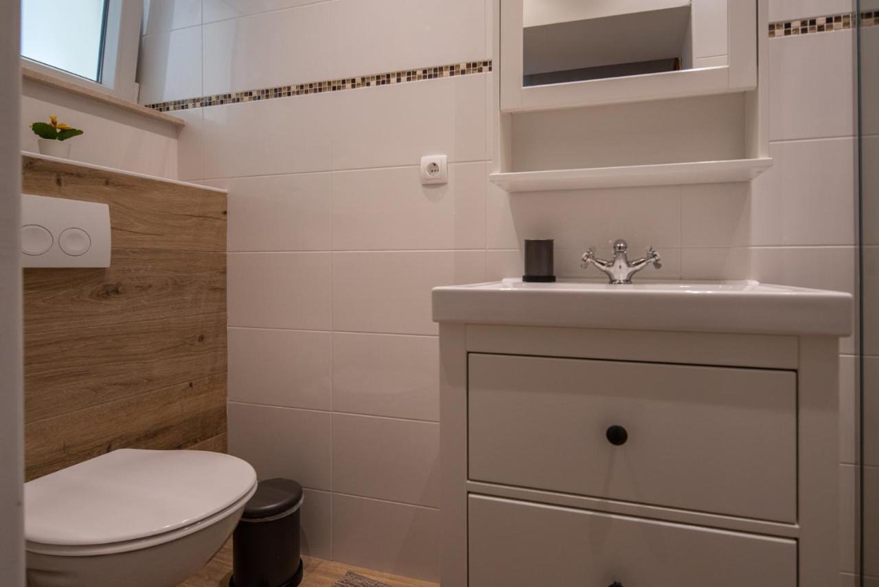 Apartmani Mara ปาโกชตาเน ภายนอก รูปภาพ
