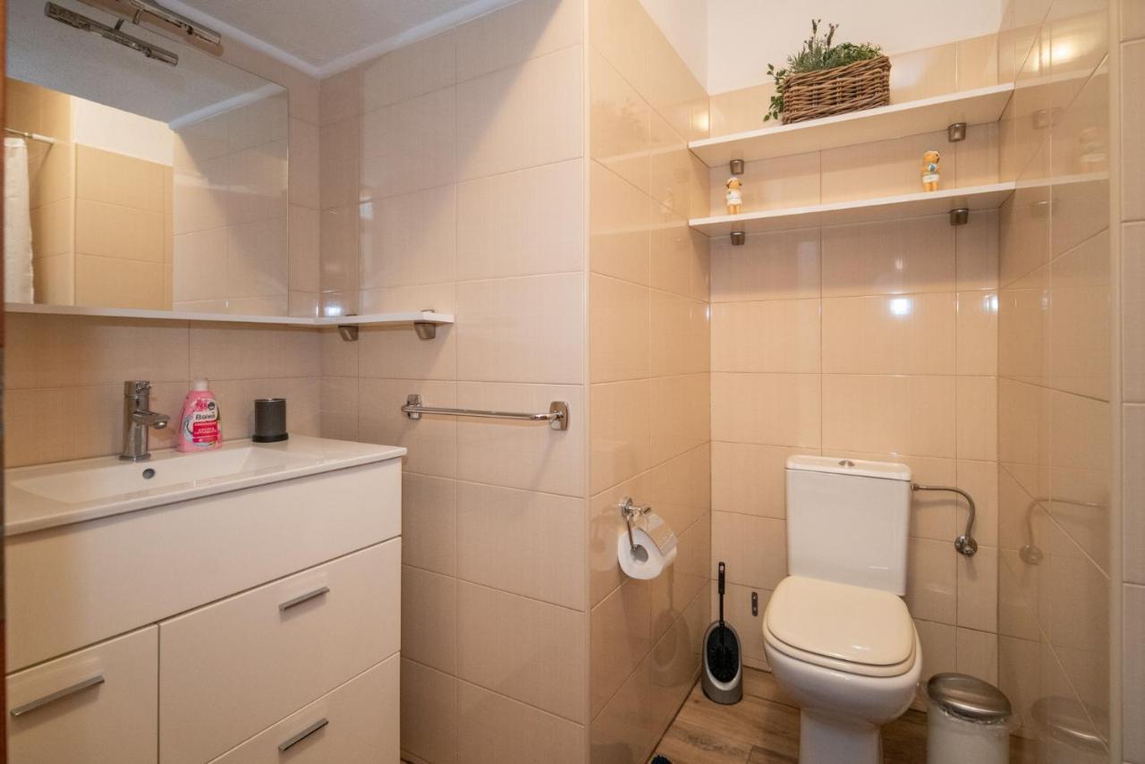 Apartmani Mara ปาโกชตาเน ภายนอก รูปภาพ