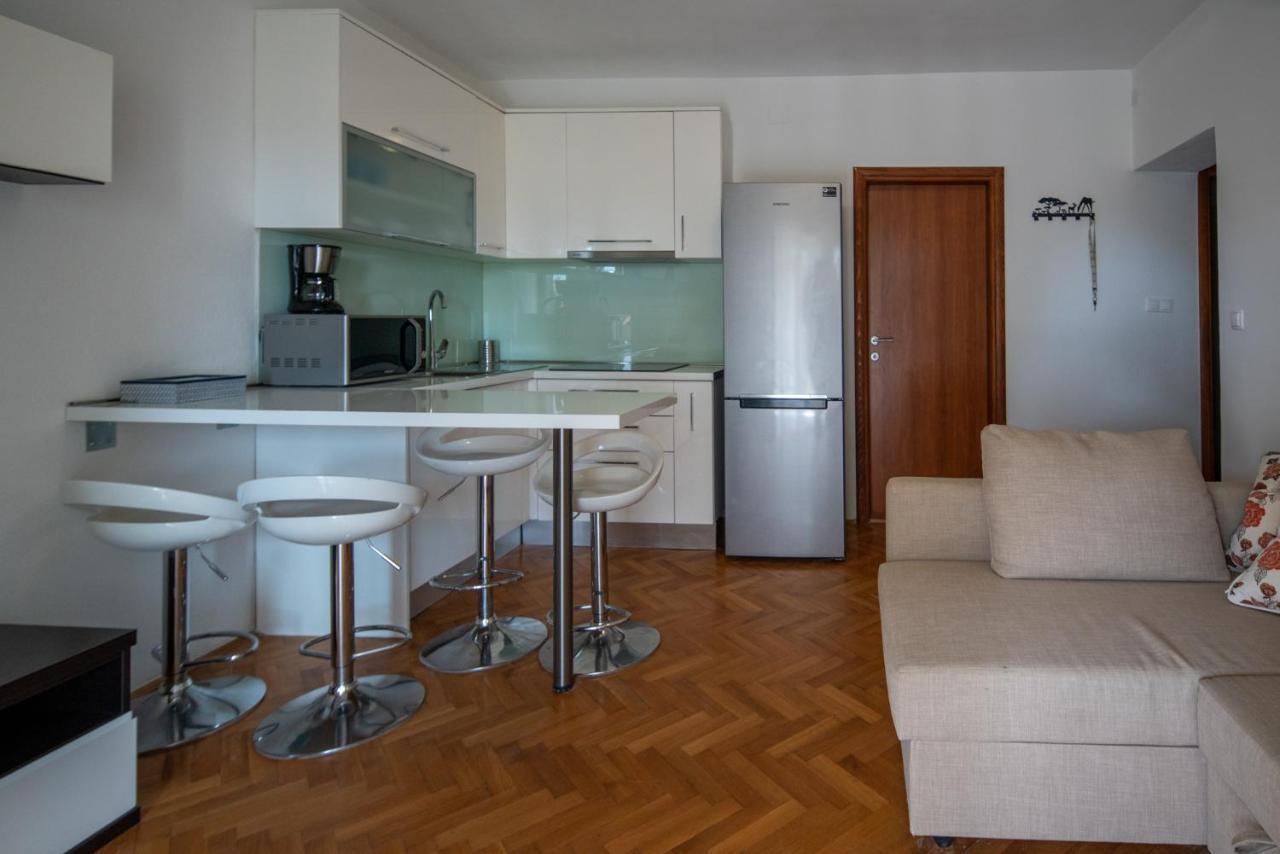 Apartmani Mara ปาโกชตาเน ภายนอก รูปภาพ
