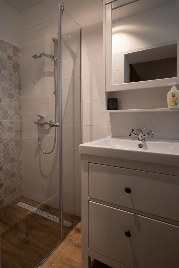 Apartmani Mara ปาโกชตาเน ภายนอก รูปภาพ