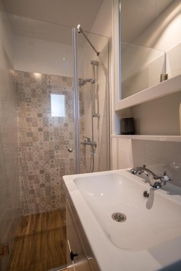 Apartmani Mara ปาโกชตาเน ภายนอก รูปภาพ