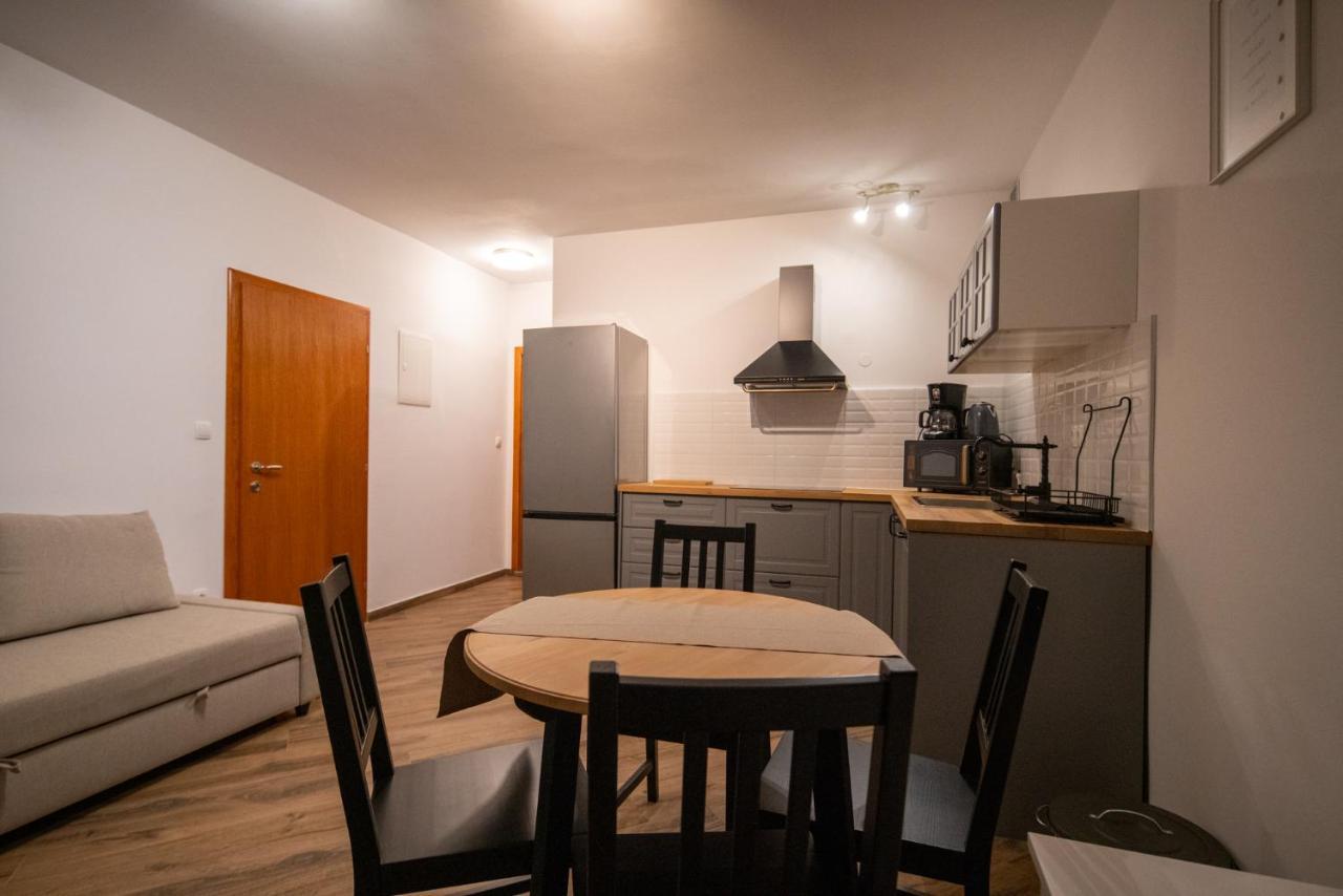 Apartmani Mara ปาโกชตาเน ภายนอก รูปภาพ