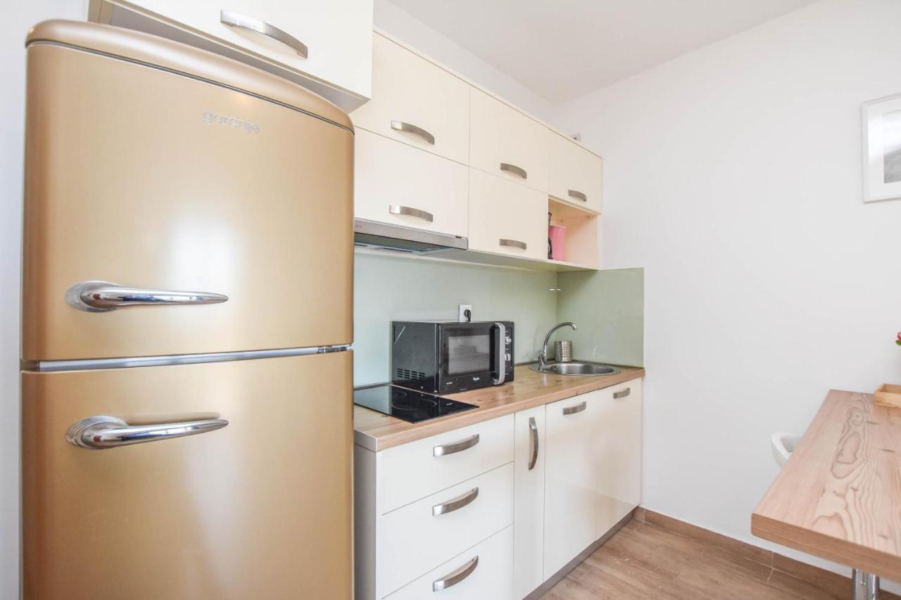 Apartmani Mara ปาโกชตาเน ภายนอก รูปภาพ