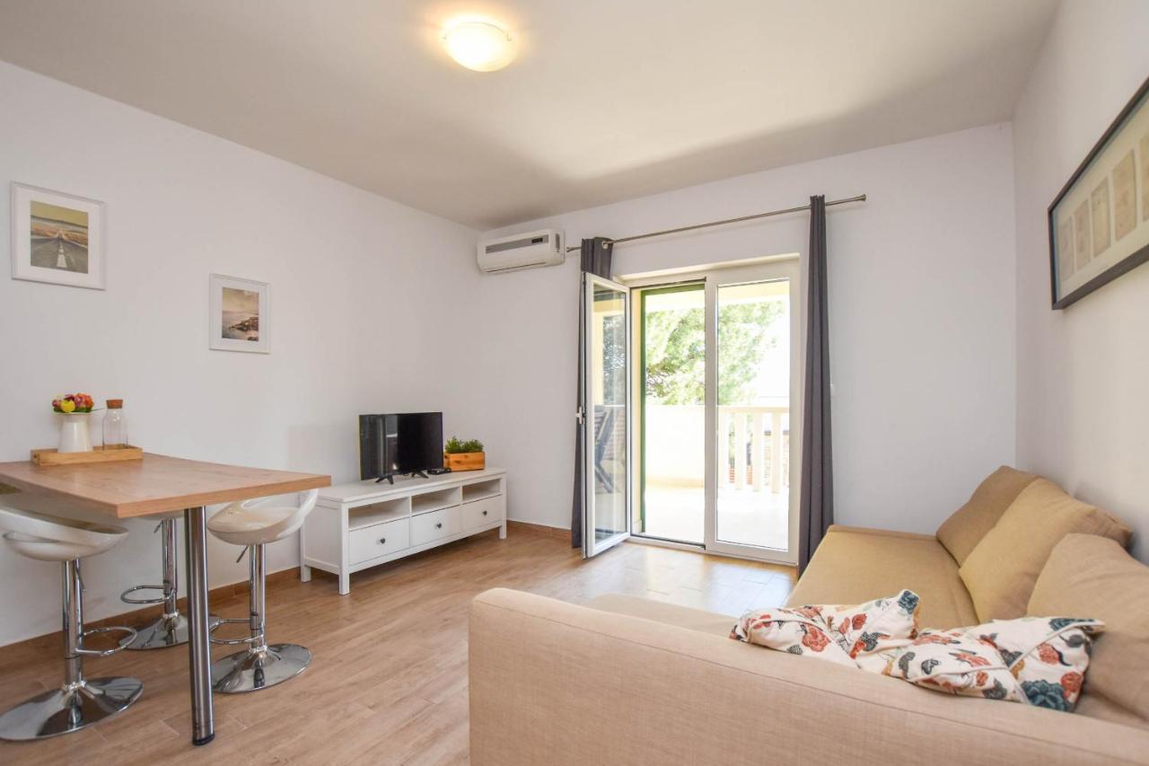 Apartmani Mara ปาโกชตาเน ภายนอก รูปภาพ